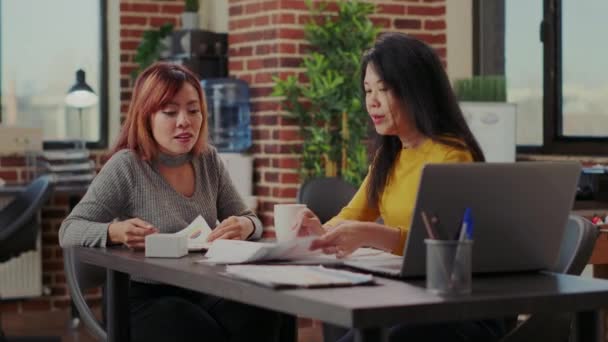 Team of asian women brainstorming strategy ideas in office — Stockvideo