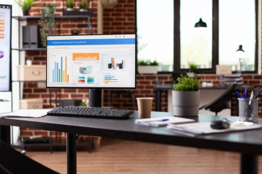 Uzayda şirket verileri istatistikleri ile birlikte gözlemle