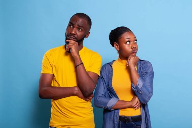 Stüdyoda insanların akıllıca kararlar vereceğinden emin değilim.