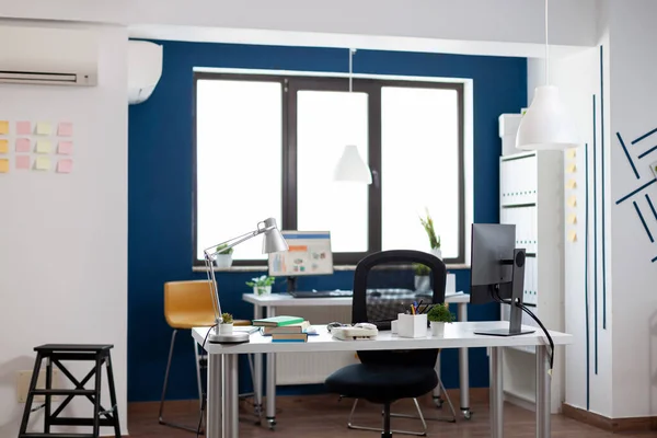 Lege kantoorruimte in moderne open ruimte. — Stockfoto