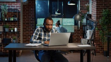 Stresli satış simsarı ön x değişiminde sorun yaşıyor