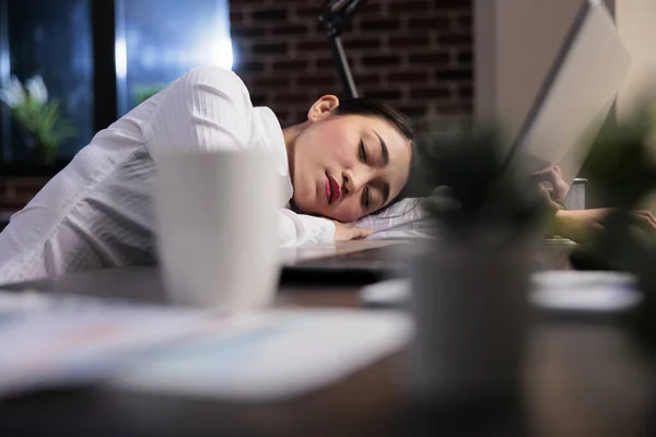 Exhausted executive manager with burnout syndrome resting at work because of overwork. — 스톡 사진