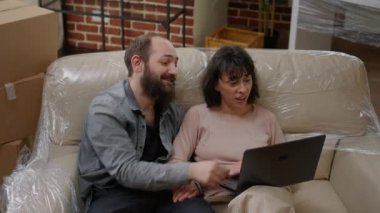 Ev dekorasyonu için ilham arayan evli ev sahipleri