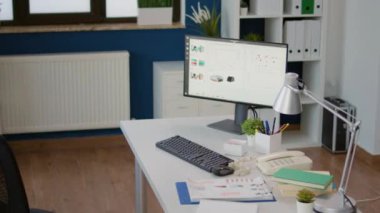 Bilgisayarında satış istatistikleri olan kimse yok.