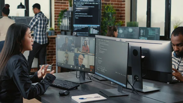 Software Company Employee Video Call Conference Client Team Discussing Coding — Fotografia de Stock