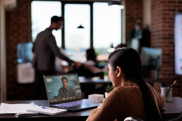 Vrouw Met Een Chronische Handicap Gesprek Online Videocall Ontmoeting Met — Stockfoto