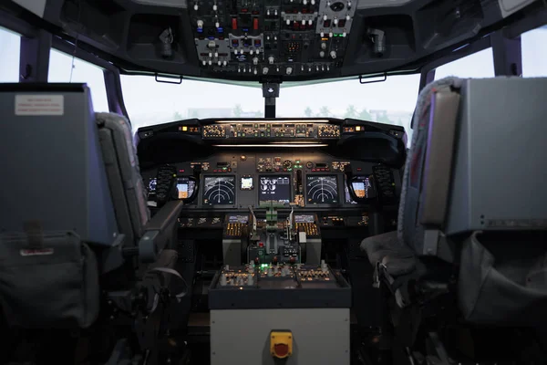 Não Pessoas Cockpit Avião Vazio Com Dashboard Comando Botões Alimentação — Fotografia de Stock