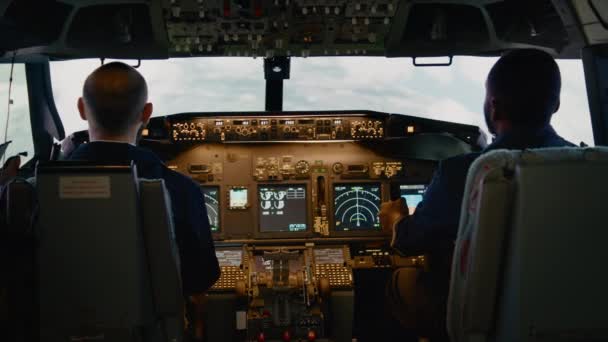 Capitão Botões Comutação Para Corrigir Altitude Longitude Painel Cockpit Usando — Vídeo de Stock