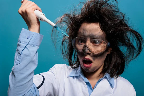 Lunatic Chemist Looking Shocked Professional Pipette Filled Experimental Liquid Substance — Stockfoto