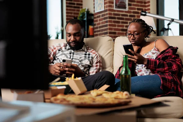 Happy Man Woman Takeaway Food Using Mobile Phones Browse Internet — Stock Photo, Image