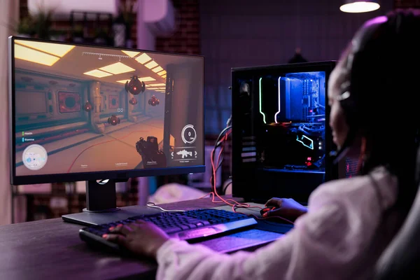 Modern Person Playing Video Games Tournament Computer Attending Online Gaming — Fotografia de Stock