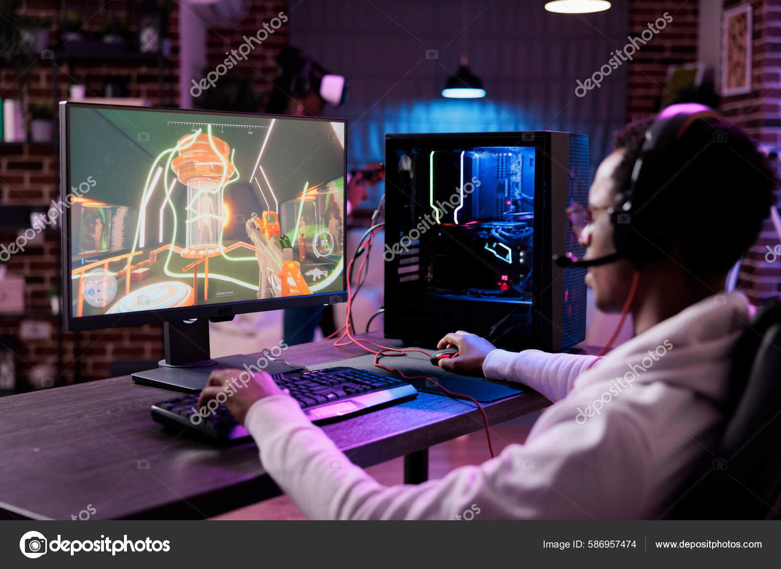 Happy Person Live Streaming Video Games Tournament Online Multiple Players  Stock Photo by ©DragosCondreaW 586957474