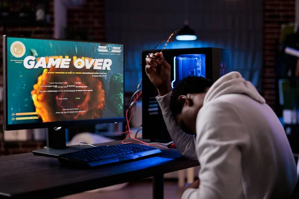 Frustrated Streamer Losing Online Shooter Video Games Play Competition Computer — Stockfoto