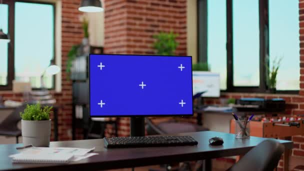 Empty Office Desk Greenscreen Display Computer Desktop Isolated Chroma Key — Stock Video