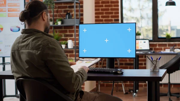 Office Employee Working Business Using Greenscreen Display Blank Copyspace Looking — Photo