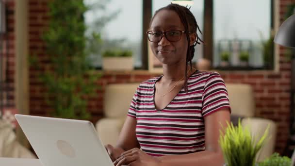 Portrait African American Woman Using Laptop Desk Working Remotely Startup — Wideo stockowe