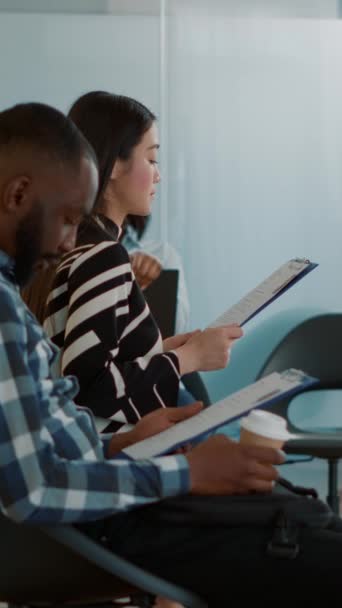 Vertical Video Male Employee Asking Woman Join Job Interview Meeting — Stock video