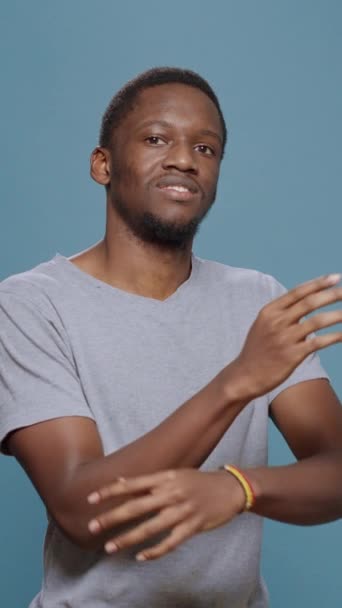 Vertical Video Portrait African American Man Posing Arms Crossed Camera — Vídeo de Stock