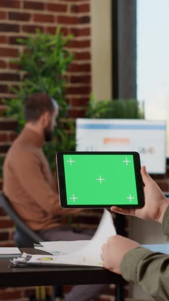 Vertical Video Male Freelancer Using Horizontal Greenscreen Display Tablet Looking — Stock video