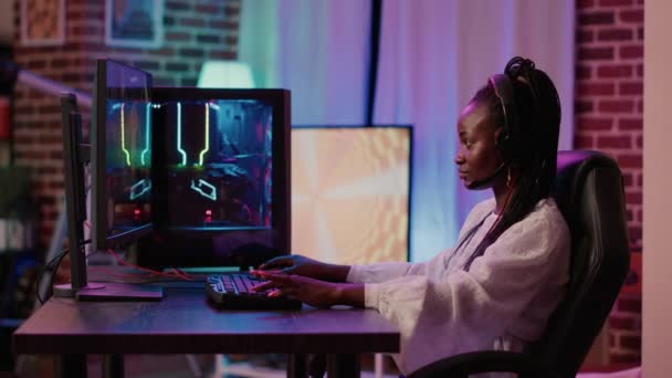 African American Gamer Girl Streaming Online First Person Shooter Action — Stock videók
