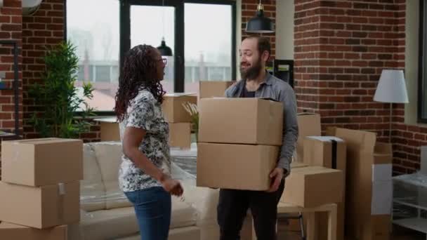 Positive Homeowners Celebrate Buying First Home Together Holding House Keys — Stok video