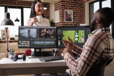 Kurgu yazılımı üzerine film yapan yaratıcı çift, multimedya post prodüksiyon uygulamasında profesyonel video içeriği yaratıyor. Renk derecelendirme efektleri ile film montajı ve görüntüleri üzerinde çalışıyoruz.