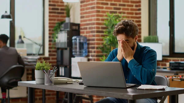 Tired Overworked Employee Working Tension Plan Project Deadline Create Business — ストック写真