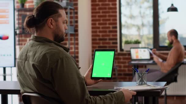 Male Freelancer Planning Startup Business Greenscreen Digital Device Office Job — Vídeo de stock