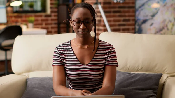 Businesswoman Using Online Videoconference Call Laptop Webcam Talking People Remote — Stockfoto