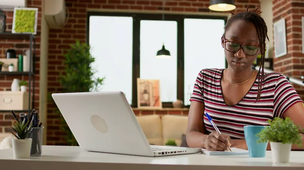 Business Student Taking Notes Online Webinar Class Laptop Doing Remote — Fotografia de Stock