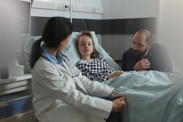 Pediatrician Examining Sick Girl Disease Symptoms While Resting Patient Bed — Zdjęcie stockowe