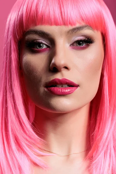 Portrait Caucasian Woman Sensual Makeup Pink Hair Looking Camera Posing — Stockfoto