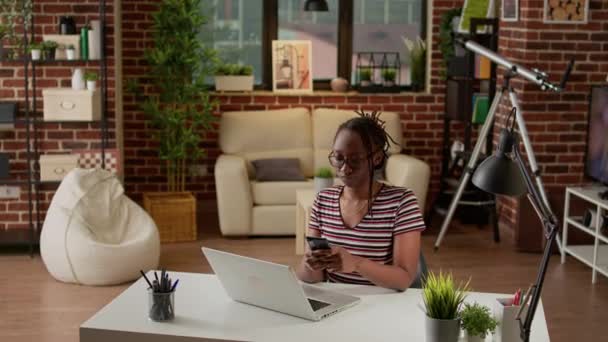 Portrait Modern Woman Texting Messages Smartphone Taking Break Remote Work — Stok video