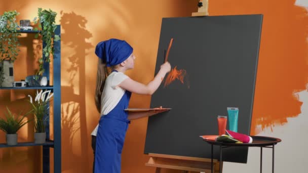 Happy Child Using Watercolor Dye Paint Artwork Canvas Creating Artistic — 图库视频影像
