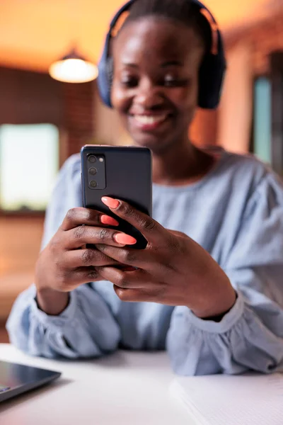 Smiling Woman Chatting Social Networks Mobile Phone Female Student Headphones —  Fotos de Stock