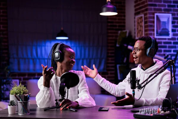 African American People Chatting Podcast Talk Show Recording Live Content — Foto Stock
