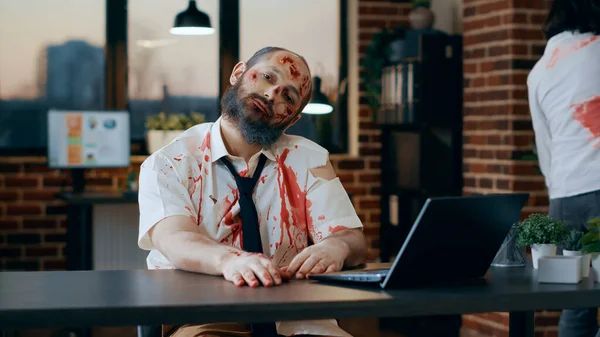 Bizarre Looking Zombie Using Modern Laptop Office Workspace Evil Apocalyptic — Photo