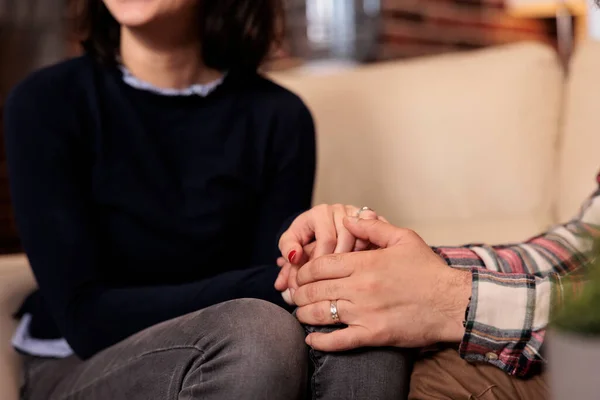 Husband Wife Holding Hands Solving Marriage Conflict Help Couselor Therapy — Foto Stock