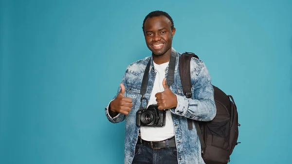 Positive Photographer Doing Thumbs Gesture Studio Doing Approval Agreement Sign — Stockfoto