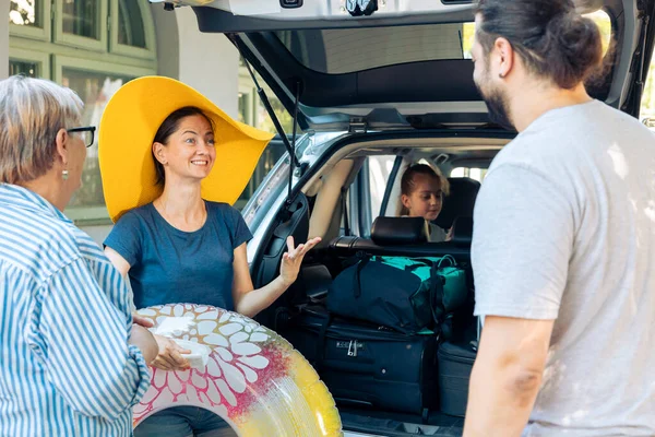 Happy Family Travelling Seaside Vacation Leaving Suitcase Baggage Car Trunk — Stok fotoğraf