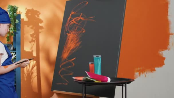 Little Kid Using Brush Aquarelle Palette Paint Artwork Design Canvas — Vídeo de Stock