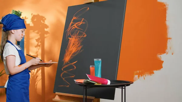 Little Kid Using Brush Aquarelle Palette Paint Artwork Design Canvas — Stockfoto