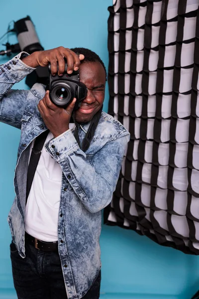 African American Young Photographer Taking Pictures Professional Production Studio Creative —  Fotos de Stock