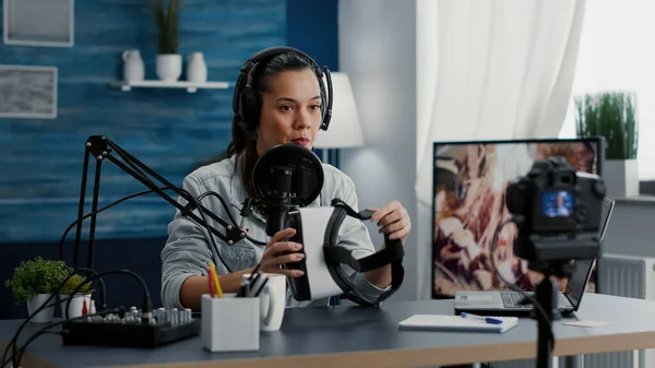 Content Creator Promoting Modern Headset While Recording Video Famous Social — Stockfoto