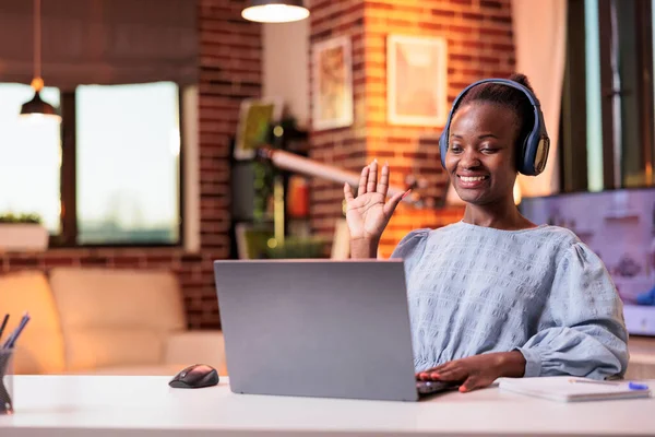 Smiling African American Female Remote Worker Greeting Colleagues Videocall Modern — Foto Stock