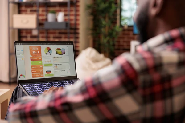 Business Man Analyzing Charts Laptop Working Remote Startup Job Management — Stockfoto