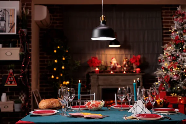 Christmas Eve Table Luxury Interior Xmas Holiday Family Dinner Preparation — Foto de Stock