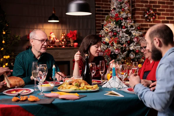 Family Christmas Celebration Gathering Parents Festive Dinner Table Home Party — Stock Fotó