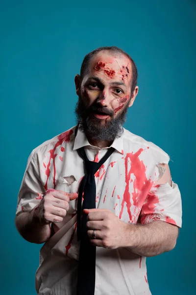 Portrait Zombie Mangeant Cerveau Studio Ayant Des Blessures Sanglantes Des — Photo