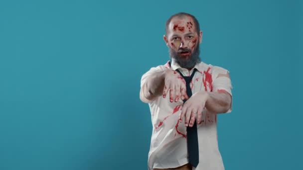 Walking Dead Corpse Deep Bloody Wounds Standing Blue Background Horror — Vídeo de Stock